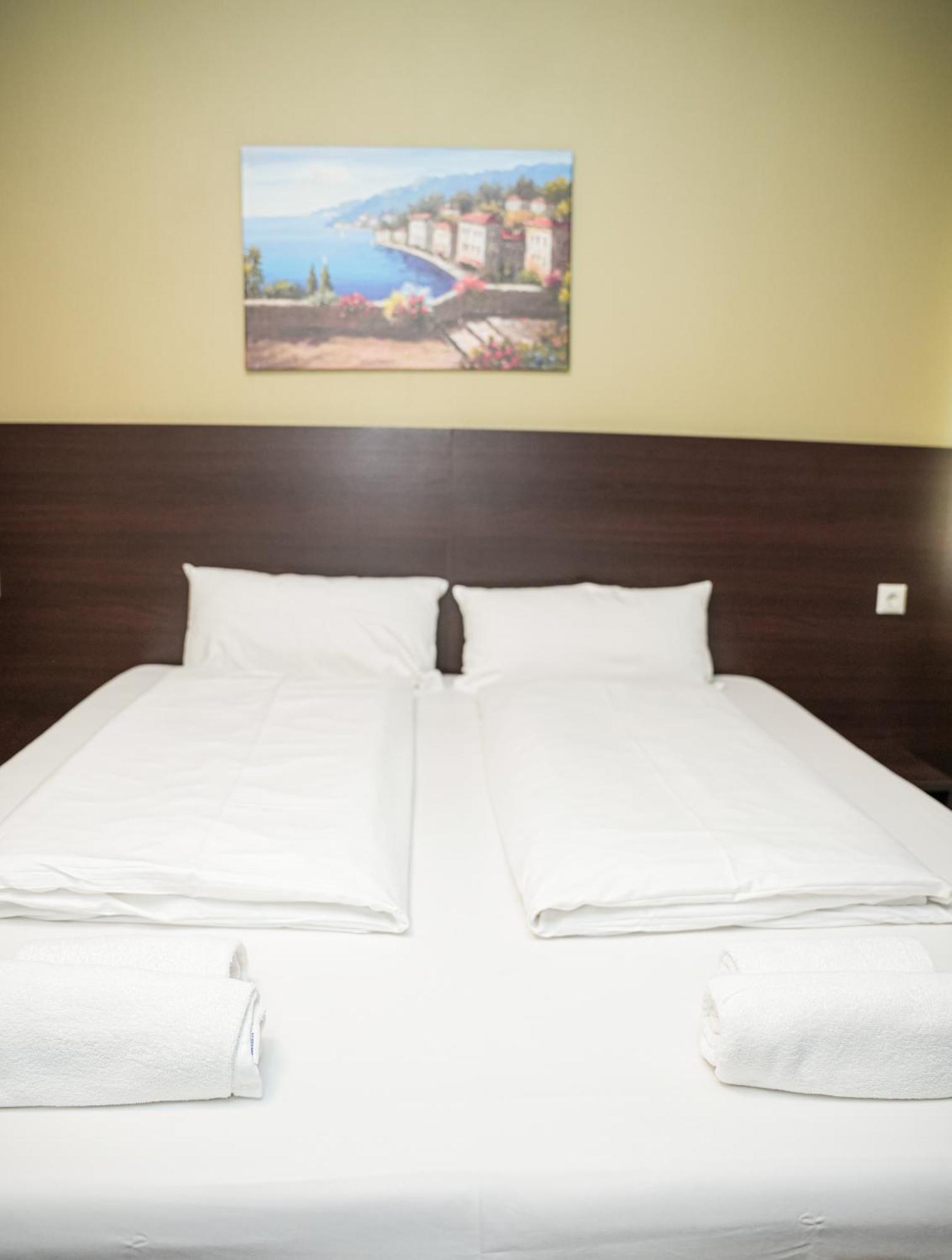 Hotel City Star Frankfurt am Main Ngoại thất bức ảnh